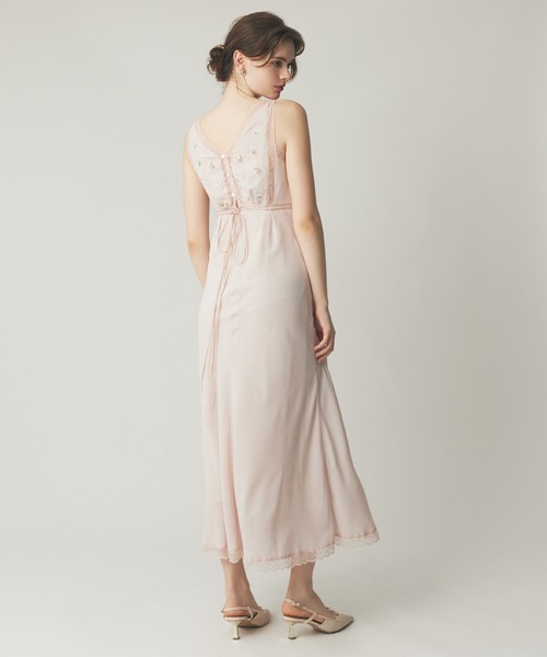 me&me couture（ミーアンドミークチュール） ワンピース フルール刺繍