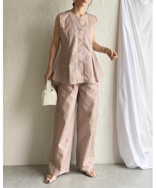 お出かけにぴったり❤️セットアップ　レディース　フラワープリント　春夏用 She's Closet セットアップ 花柄フラワープリントジレベスト
