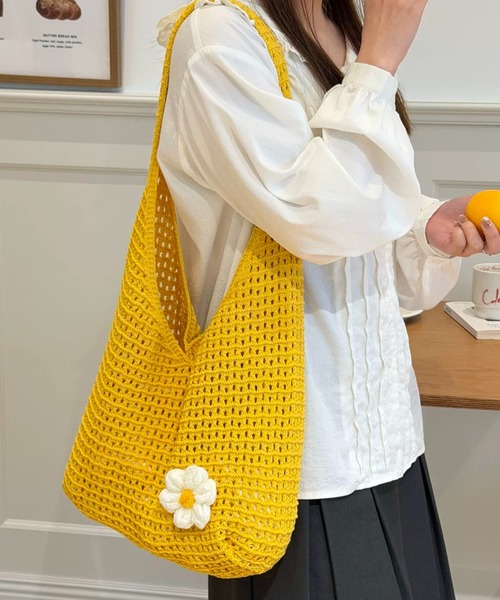 透かし編みショルダーバッグ｜軽やかで整う｜大人のシンプル手編みバッグ Sibra（シブラ） ショルダーバッグ バッグ フラワーモチーフ付き