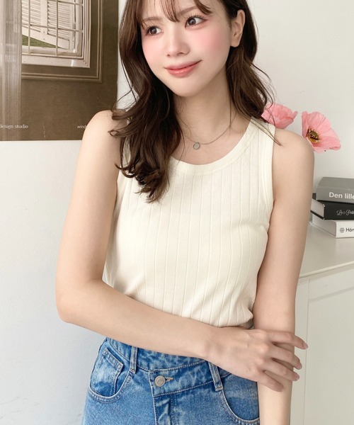 美品 MADISONBLUE クルーネックタンクトップ 白 コットン 日本製 S moment+ タンクトップ ノースリーブ 「累計販売枚数1万枚突破