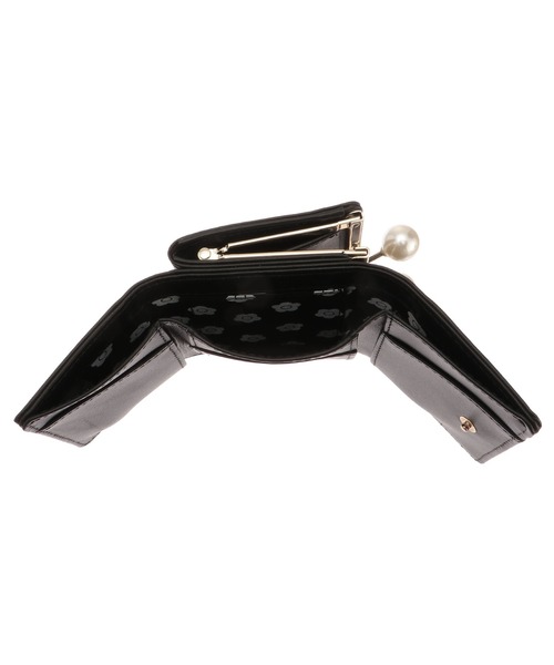 MARY QUANT 財布 マリークワント mary quant エンボスデイジー