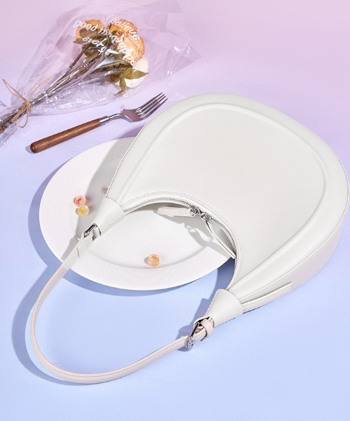 ハンドバッグ 「NiiNa」「高品質牛革」レザーワンハンドルハーフムーンバッグ / WEB限定