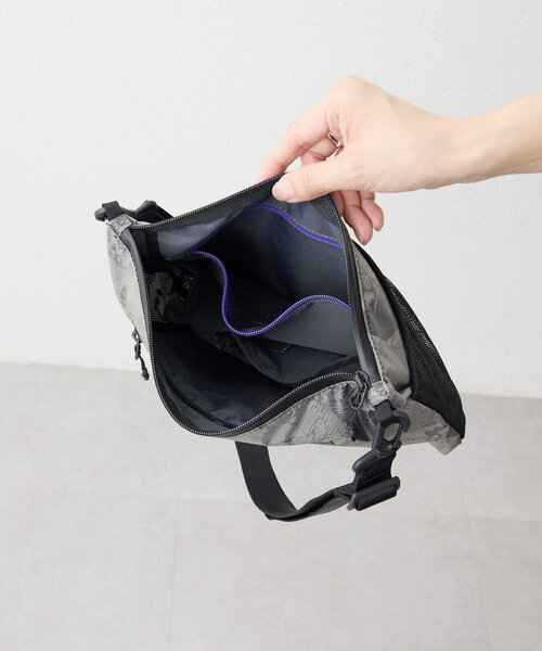 ear PAPILLONNER ショルダーバッグ バッグ ワオキツネザル柄
