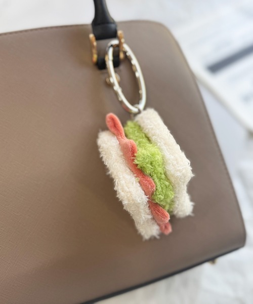 NOLITA LABORATORY チャーム 「 NOLITA / ノリータ 」 ふわふわ