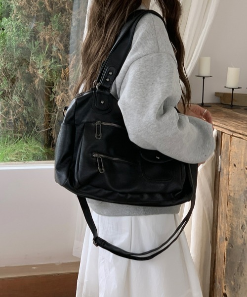 本革　羊革　Y2K Hoboショルダーバッグ　大容量　日本製 ショルダーバッグ バッグ バックルデザイン PUショルダーバッグ