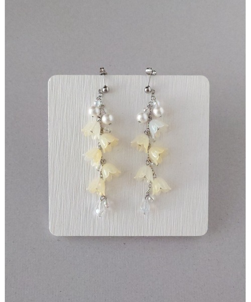 ピアス 「推しに愛されるアクセサリー」クリアイエローすずらんの上品ピアス（サージカルステンレス）(MA) メンズ レディースの画像