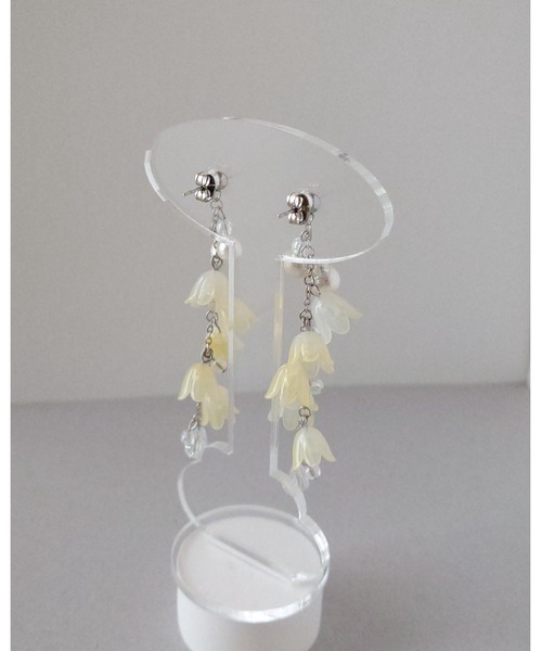 ピアス 「推しに愛されるアクセサリー」クリアイエローすずらんの上品ピアス（サージカルステンレス）(MA) メンズ レディースの画像