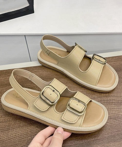 メタルバックルベルテッドサンダル