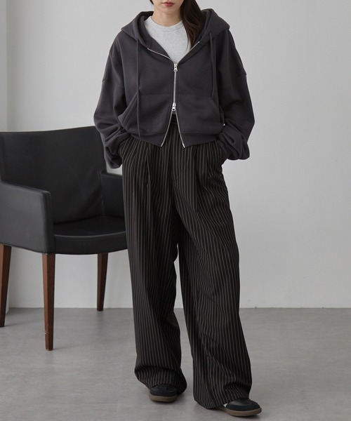 新品未使用MUTA 黒 フルジップ パーカー ショートパンツ付き MUTA 黒 フルジップ パーカー ショートパンツ付き