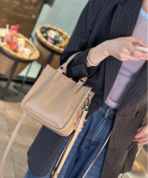 ハンドバッグ 「NiiNa」「高品質牛革」2wayスクエアグロスレザーバッグ