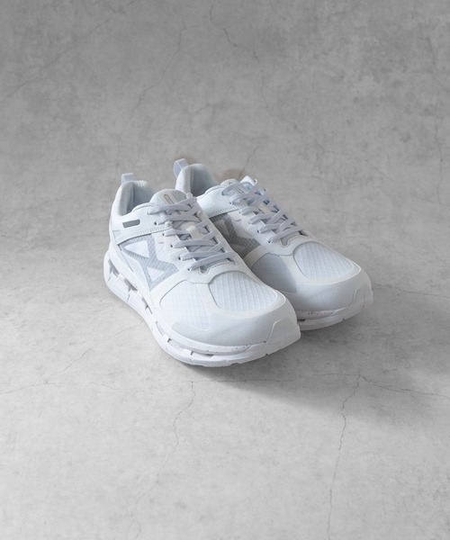 新品 モイスルー360 MOISTHROUGH360 スニーカー 28 HOKA MOISTHROUGH360 スニーカー MOISTHROUGH360×71 MICHAEL 特許取得