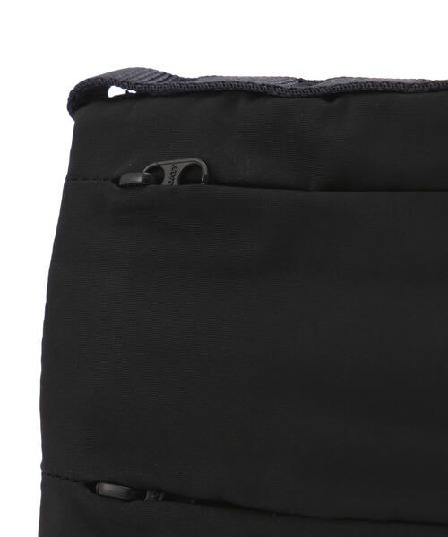 topologie ショルダーバッグ サコッシュ 黒 Bottle Sacoche ボトルサコッシュ / Black (Puffer) / Bungee