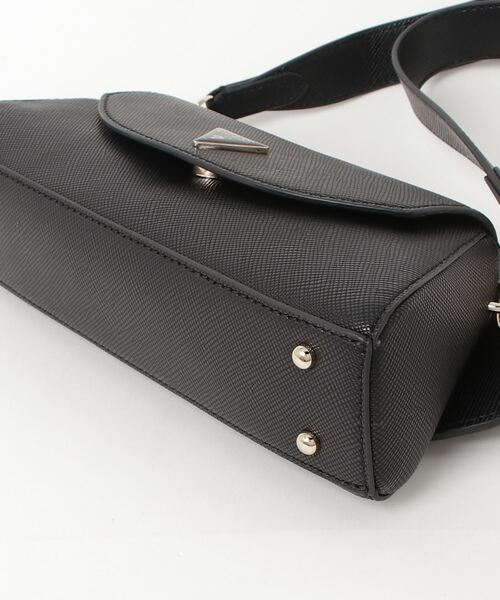GUESS（ゲス） ショルダーバッグ バッグ BOLENA Flap Shoulder Bag
