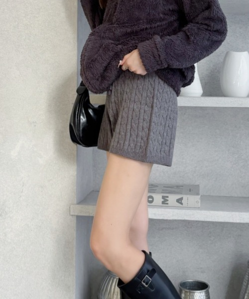 TREOVER パンツ ゆるっと可愛い、大人のケーブルニットショートパンツ