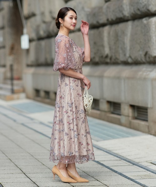 フローラル刺繍ブラウンマキシドレス Jolie et Jolie（ジョリー エ ジョリー） ドレス フローラル刺繍シアー