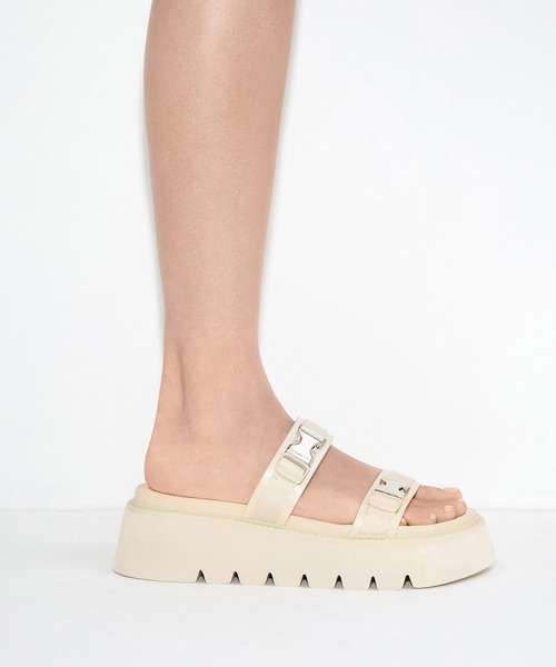 CHARLES ＆ KEITH サンダル メタリックバックル チャンキー