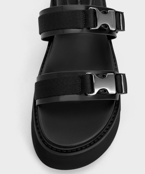 CHARLES ＆ KEITH サンダル メタリックバックル チャンキー
