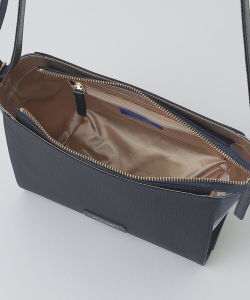 BLUE LABEL CRESTBRIDGE（ブルーレーベルクレストブリッジ