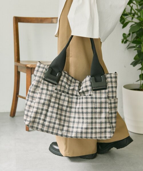 ear PAPILLONNER（イア パピヨネ） トートバッグ sampo×ear コラボ樹脂