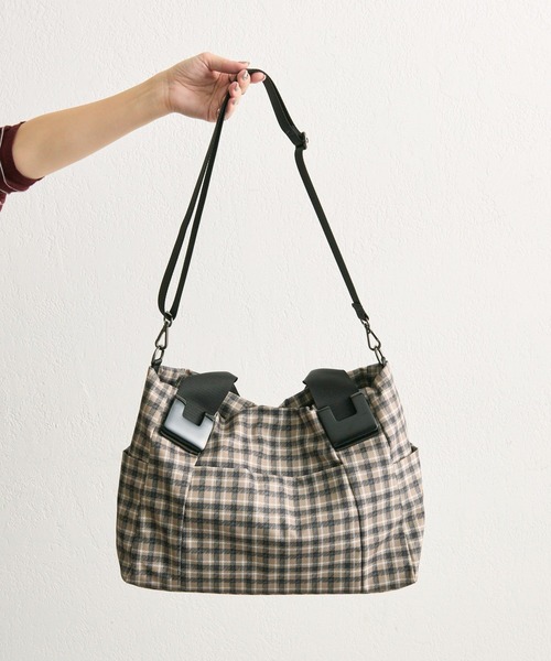 ear PAPILLONNER（イア パピヨネ） トートバッグ sampo×ear コラボ樹脂