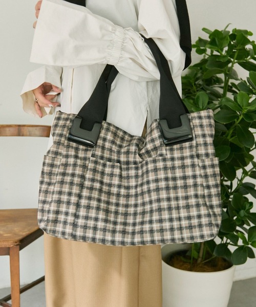 ear PAPILLONNER（イア パピヨネ） トートバッグ sampo×ear コラボ樹脂