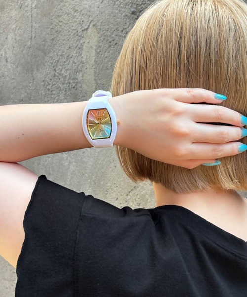 【美品】ice watch ICE boliday ベージュ系 アイスウォッチ 新作腕時計「アイス ボリデイ」が3月22日（金