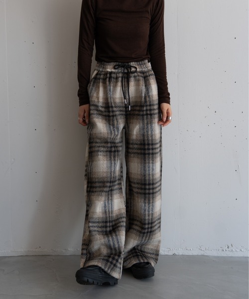 【新品・タグ付】MARGARET HOWELL　チェック柄　起毛　2タックパンツ hwyl（ヒュイル） パンツ 起毛チェック柄タックワイドパンツ