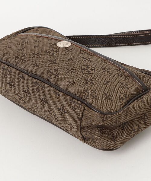 未使用 russet ラシット 型押モノグラム レザーショルダーバッグ ブラウン russet（ラシット） ショルダーバッグ - ブラウン レディース