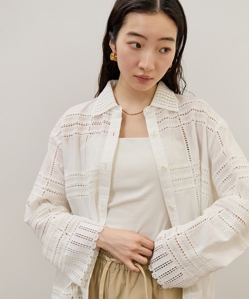 アダムエロペ　エンブロイダリーコンビシャツ　ホワイト　新品 ADAM ET ROPE'（アダムエロペ） ブラウス シャツ 「一部WEB限定カラー