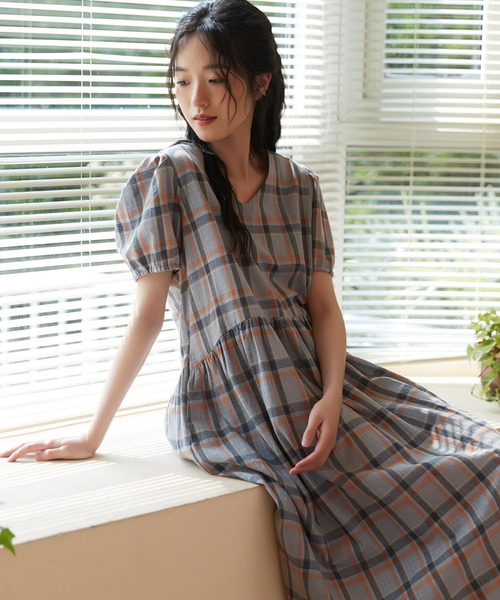 【18％OFF】 On One's Own ワンピース 綿100％チェック半袖ウエストギャザー その他