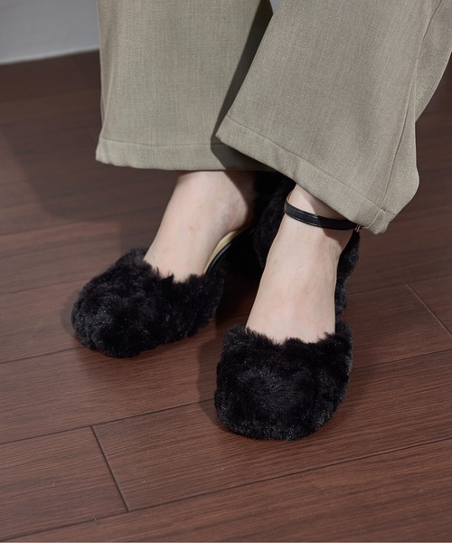 THE Yon パンプス エコファーチャンキーヒールストラップパンプス
