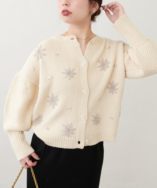 natural couture カーディガン 「WEB限定」お花刺繍袖タックカーデ