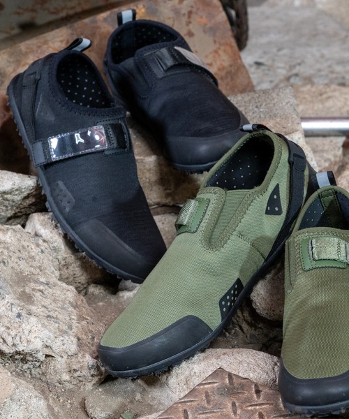 London Shoe Make（ロンドンシューメイク） スリッポン 「非常時も遊び