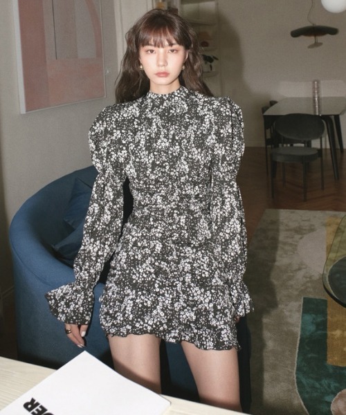 「Jasmine Grandiflorum」 長袖ワンピース SMALL ベージュ レディース_画像9