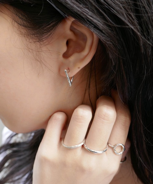 e.m. トライアングルピアス　s イーエム e.m. ピアス トライアングルピアス(S) レディース メンズ
