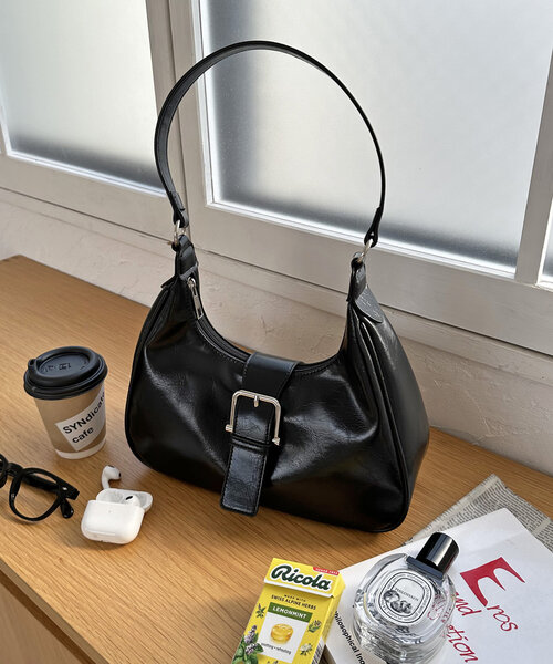 Discoat（ディスコート） トートバッグ ベルトデザインホーボーバッグ