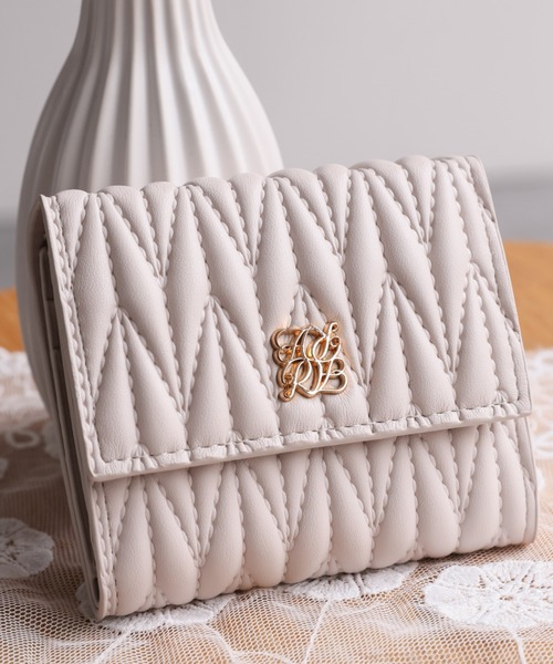 off-White キルティング三つ折り財布 off-White キルティング三つ折り財布