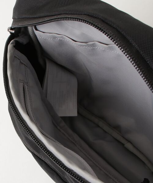 ARC'TERYX（アークテリクス） ワンポイントメッセンジャーバッグ