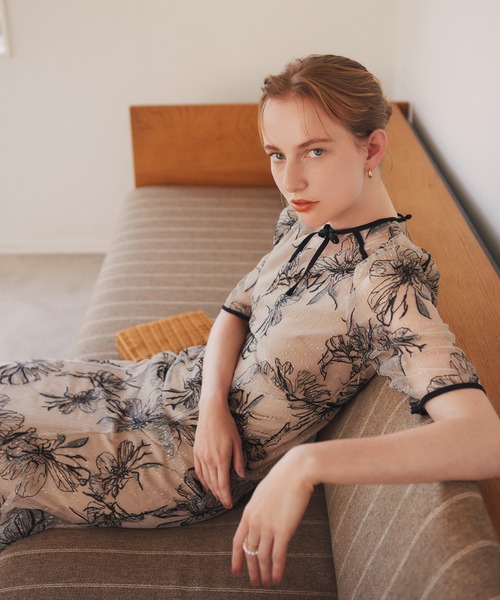「Leja」 半袖ワンピース SMALL ベージュ レディースの画像