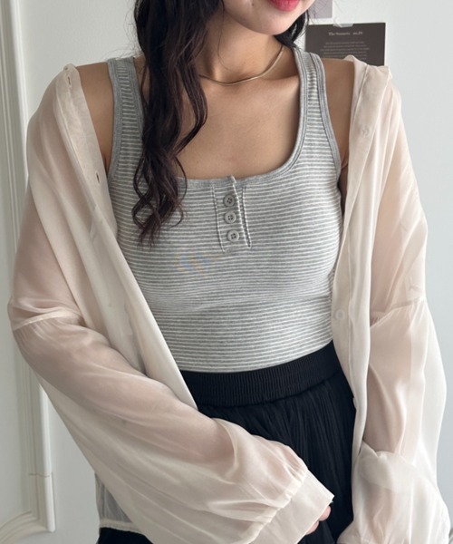 CLEA タンクトップ ノースリーブ カップ付きフロントボタンボーダー