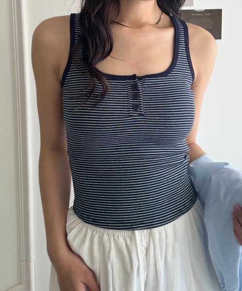 CLEA タンクトップ ノースリーブ カップ付きフロントボタンボーダー
