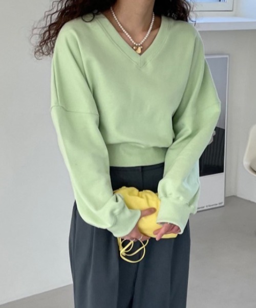ベージュ Vネック クロップドスウェット 秋再入荷](ORIGINAL) パステルVネッククロップドスウェット_秋服