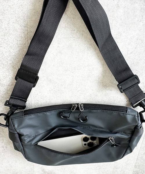 Holiday A.M. ショルダーバッグ コーティング ラウンドショルダー