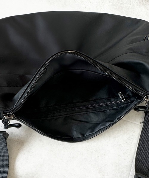 Holiday A.M. ショルダーバッグ コーティング ラウンドショルダー