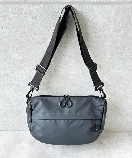 Holiday A.M. ショルダーバッグ コーティング ラウンドショルダー