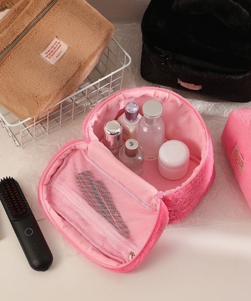 pyornim（ピョルニム） ポーチ ふわふわフェイクファーバニティ