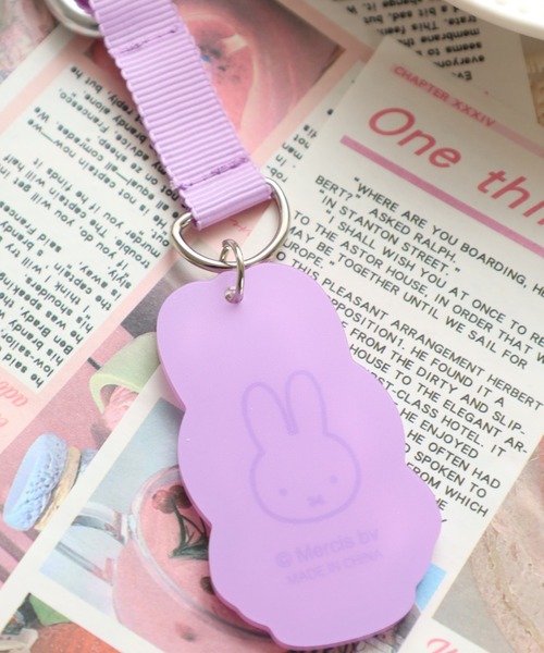 Miffy（ミッフィー） キーホルダー カラビナ付きアクリルキーホルダー