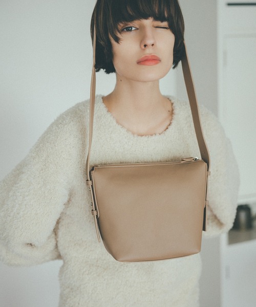 EFOLE ショルダーバッグ バッグ Zip shoulderbag / ジップ