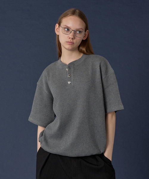 PAR ICI ヘンリーネックボタン付きTシャツ　ブラック新品未使用 ONCILY tシャツ SILVER BUTTON HENRY NECK THERMAL T-SHIRT