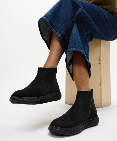 fitflop（フィットフロップ）ブーツ FitFlop（フィットフロップ） ブーツ iQ-COMFF SUEDE ZIP ANKLE BOOTS